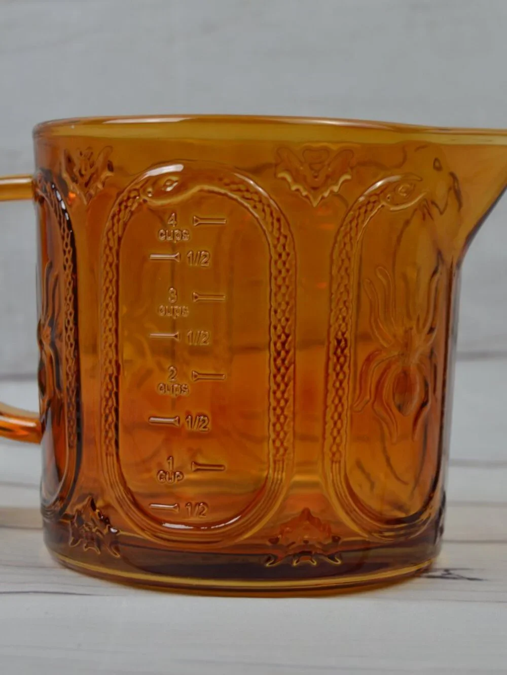 CWC Cook With Color Amber Halloween Glass Viral Measuring Cup 32oz Spiders NWT